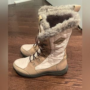 Teva Lenawee Woman's Waterproof Snow Boots Fur Fringe Tan Size 5.5